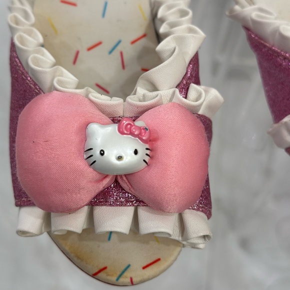 Hello Kitty by Sanrio Kids Sandals Size 13/1. In good condition - Picture 4 of 10